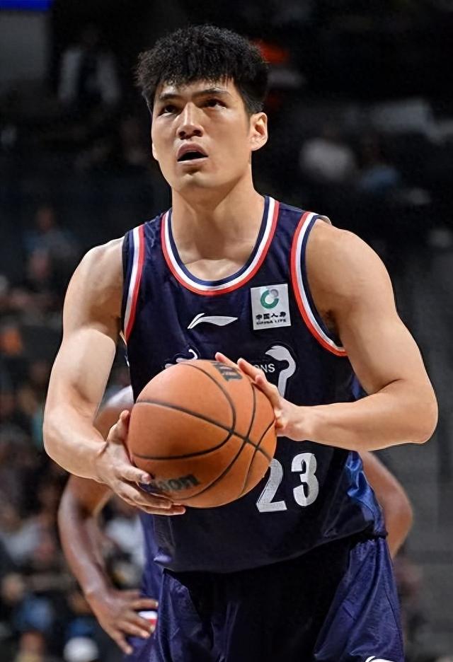 乐鱼体育官网-詹姆斯新秀赛季没进全明星表示不参加